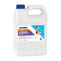 Cleaner for polyester pools and slides 5lt